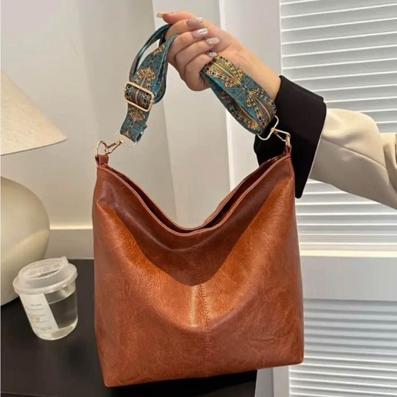 Adorable purse with cute boho strap-brand new - Picture 3 of 3